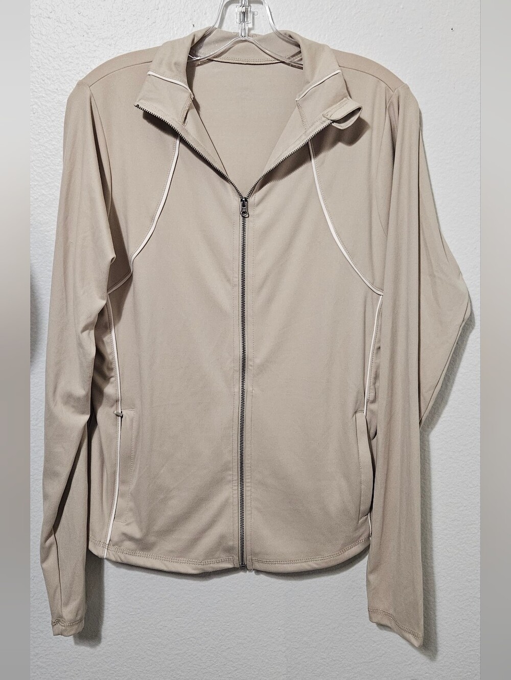 Pro Player Women's Light Beige Full-Zip Jacket with White Piping